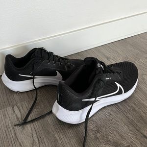 Nike Pegasus 39 Black with white detail